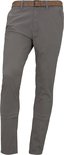 Grijze chino broek met afritsbare pijpen, bruine riem en grijze knopen.