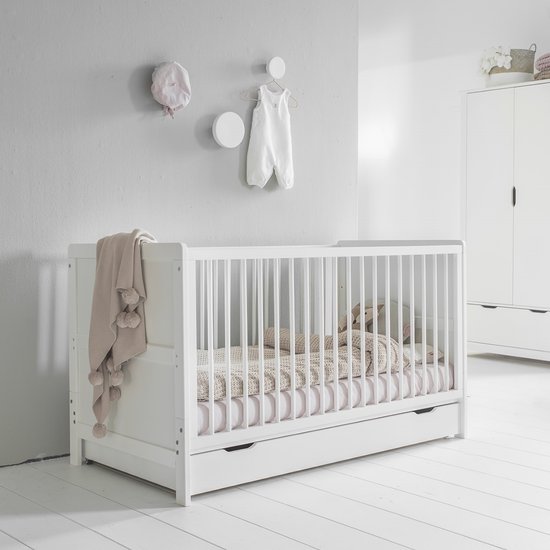Petite Amélie ® Ledikant - Babybed met matras wit 70x140 cm - meegroeibed 0  - 6 jaar -... | bol.com