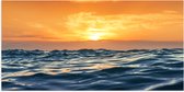 Poster (Mat) - Golvende Golven bij Zonsondergang - 100x50 cm Foto op Posterpapier met een Matte look