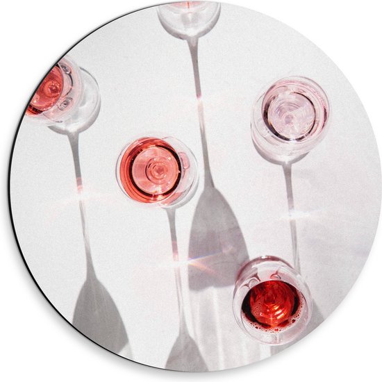 Dibond Muurcirkel - Bovenaanzicht van Glazen met Rose - 30x30 cm Foto op Aluminium Muurcirkel (met ophangsysteem)