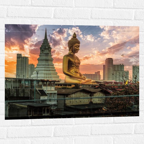 Muursticker - Gouden Boeddha voor Wat Paknam Phasi Charoen in Bangkok, Thailand - 80x60 cm Foto op Muursticker