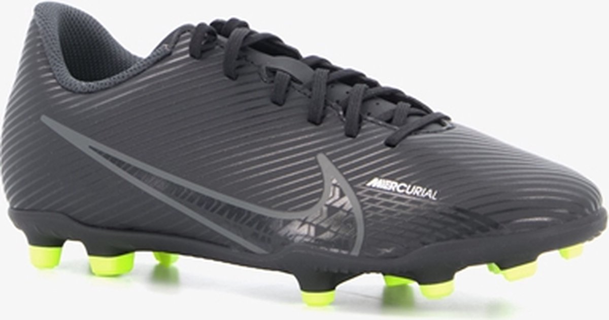 Nike Vapor 15 Club FG/MG voetbalschoenen in zwart met groene noppen, maat 33.5, synthetisch leer met textuurdetails.