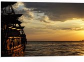 PVC Schuimplaat - Water - Zee - Boot - Schip - Zonsondergang - 75x50 cm Foto op PVC Schuimplaat (Met Ophangsysteem)