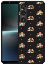 Cazy Hoesje Zwart geschikt voor Sony Xperia 1 V Regenboog Patroon
