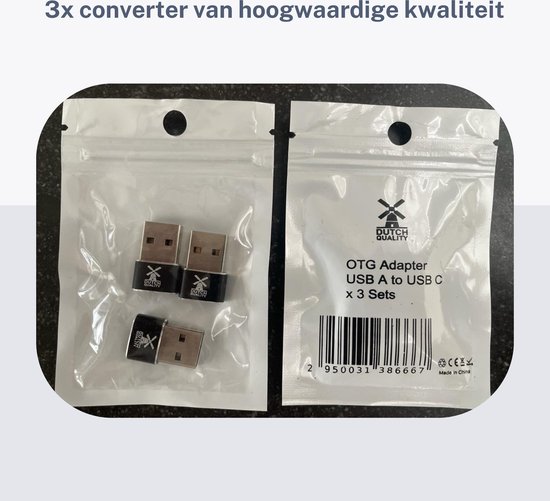 Twee verpakkingen met elk drie USB-A naar USB-C adapters. Productinformatie op de rechterverpakking.