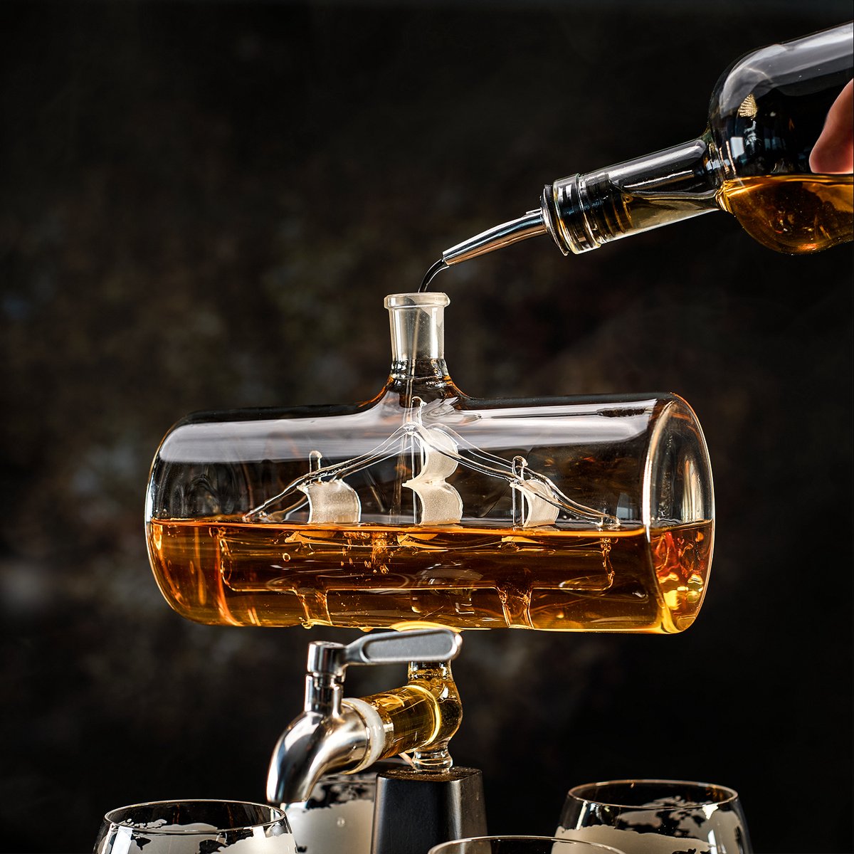 Whisiskey - Coffret Whisky - Coffret Cadeau Homme - 4 Pierre à Whisky 1  Verre a Whiskey & 1 sous-Verre : : Cuisine et Maison