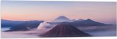 Vlag - Hoge Bergtoppen boven het Wolkendek - 120x40 cm Foto op Polyester Vlag