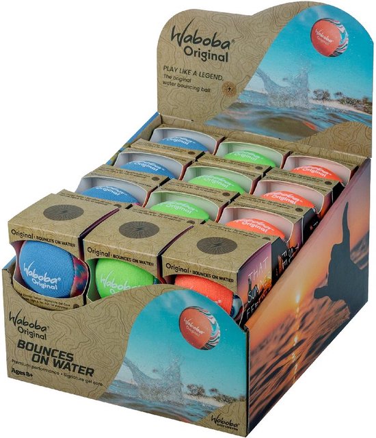 Display vol Waboba Original ballen in verpakking, met strand en waterafbeeldingen.