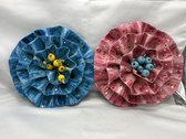 Metalen bloem wanddecoratie - Set van 2 stuks - Blauw + Roze - Dia 18 cm - Voor binnen en buiten - Wanddecoratie