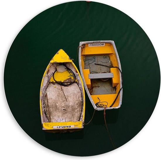 PVC Schuimplaat Muurcirkel - Twee Houten Gele Bootjes Dobberend bij Rode Boei - 60x60 cm Foto op Muurcirkel (met ophangsysteem)