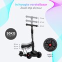 Zwarte driewielstep met informatie over hoogte- en zitverstelling, draagkracht 50kg en ABEC7 lagers.