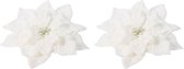 6x Kerstboomversiering op clip witte besneeuwde bloem 15 cm - kerstboom decoratie - witte kerstversieringen