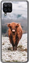 Geschikt voor Samsung Galaxy A12 hoesje - Schotse Hooglander - Sneeuw - Berg - Siliconen Telefoonhoesje