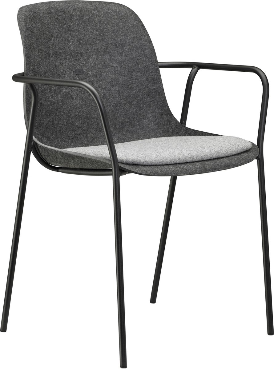 Felt Fine - PET Stoel Antraciet - Zwart Frame - 100% recycle plastic en staal - Zitting Grijs - Met Armleggers (Fair Furniture Group – Nederlands Familiebedrijf)
