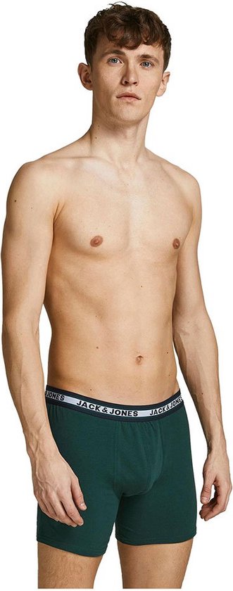 Man in donkergroene boxershorts met elastische Jack & Jones band.