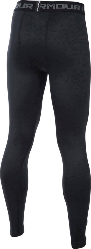 Achterkant van een zwarte Under Armour legging met subtiel ruitpatroon en logoband.