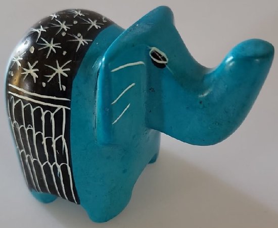Nog meer sfeer in uw woonomgeving met dit prachtig handgemaakte olifantje! Een bijzonder olifantje gemaakt van speksteen, een zachte natuursteen. Vind een gezellig plekje in je huis, serre/tuinkamer of in de werkkamer. Voor uzelf of als Cadeau.