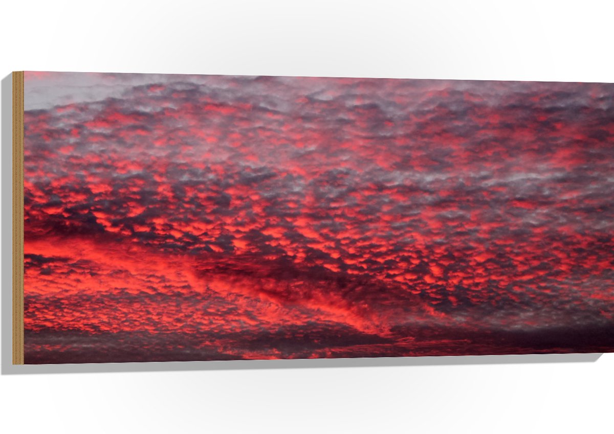 Hout - Rode Gloed over Sluierbewolking in de Lucht - 100x50 cm - 9 mm dik - Foto op Hout (Met Ophangsysteem)