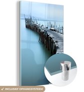 Glasschilderij - Steiger - Water - Zee - Blauw - Foto op glas - Muurdecoratie - 60x90 cm - Schilderij glas