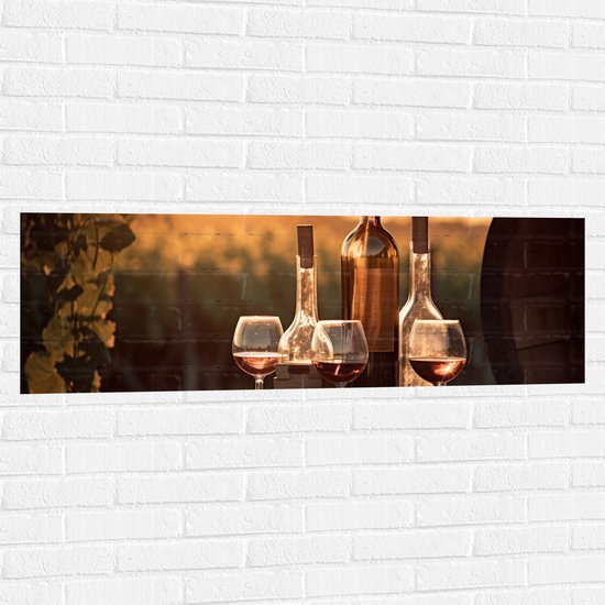 Muursticker - Wijnglazen en Flessen op Ton - 120x40 cm Foto op Muursticker
