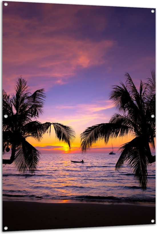 Tuinposter – Silhouet van Palmbomen Hangend boven het Strand op Zomerse Avond - 100x150 cm Foto op Tuinposter (wanddecoratie voor buiten en binnen)