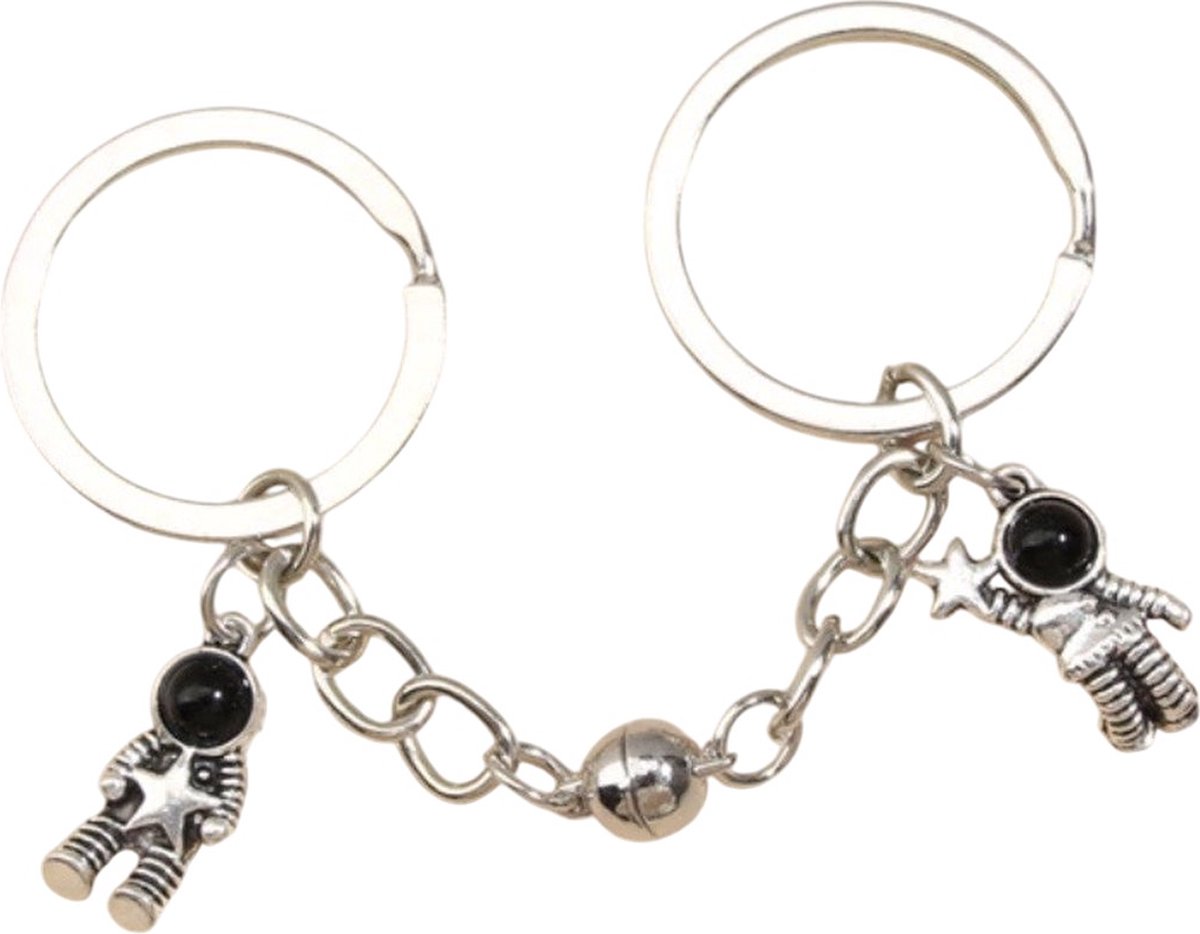 Nina's Giftshop® Magnetische Astronaut Sleutelhanger Set – Koppel Sleutelhangers – Valentijn Cadeau – Liefdescadeau – Cadeau voor Hem & Haar – Relatiecadeau