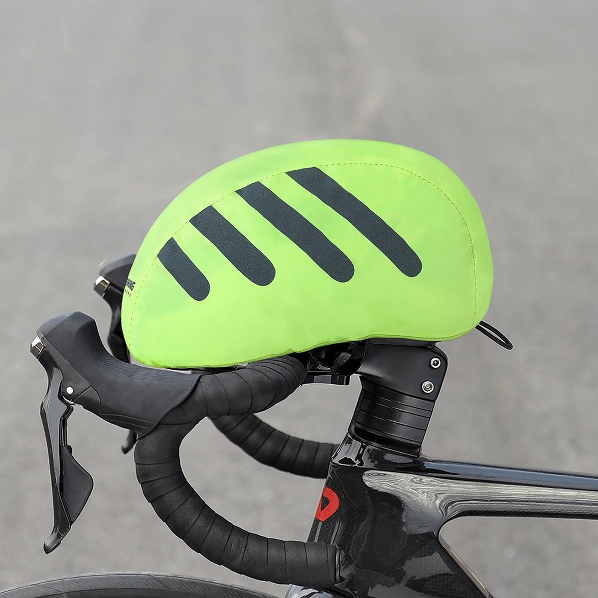 Sara Shop - Fietshelm Regen hoes - Helm cover waterproof -Regenhoes helm - Regenhoes voor helmen - Waterdichte hoes voor helm - Beschermhoes helm regen - Helm bescherming tegen regen - Helmovertrek - Reflecterende Muts voor Helm -Groen