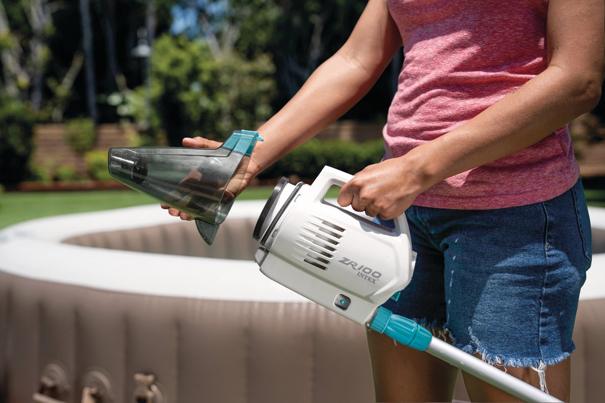 Intex ZR100 Handzaam Oplaadbaar Zwembad en Spa Stofzuiger — afbeelding 4