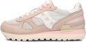 Beige Saucony sneaker met roze en witte accenten, suède en mesh panelen.
