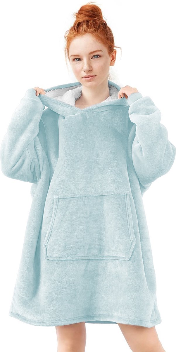 Zoem - Fleece deken met mouwen Licht blauw - inclusief fleece sokken - fleece plaid - sweater - 280 gsm — cadeau in Wonen & Interieur - foto 2