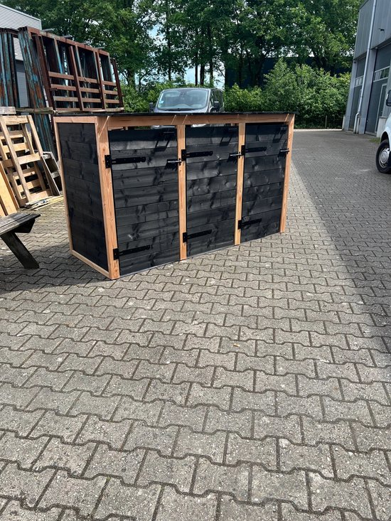 Foto: Containerombouw 3 kliko s ombouw douglas zwart blanke balk let op geen bouwpakket wordt kant en klaar geleverd dus geen gedoe van zelf in elkaar zetten kliko ombouw voor 3 containers containerberging containerkast container berging