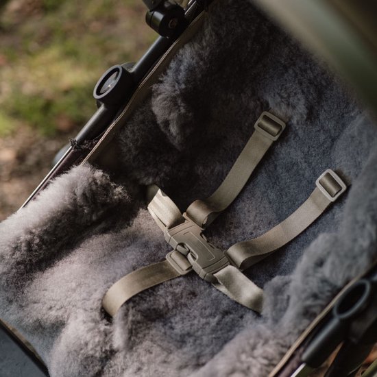 WOOOL Schapenvacht 2-in-1 Kinderwagen Buggy - SNUGGY (Grijs) - Inleg & Opleg - 100% Echte Schapenvacht - Kort Geschoren Wol - Veilig, ECO & Duurzaam van WOOOL — afbeelding 3