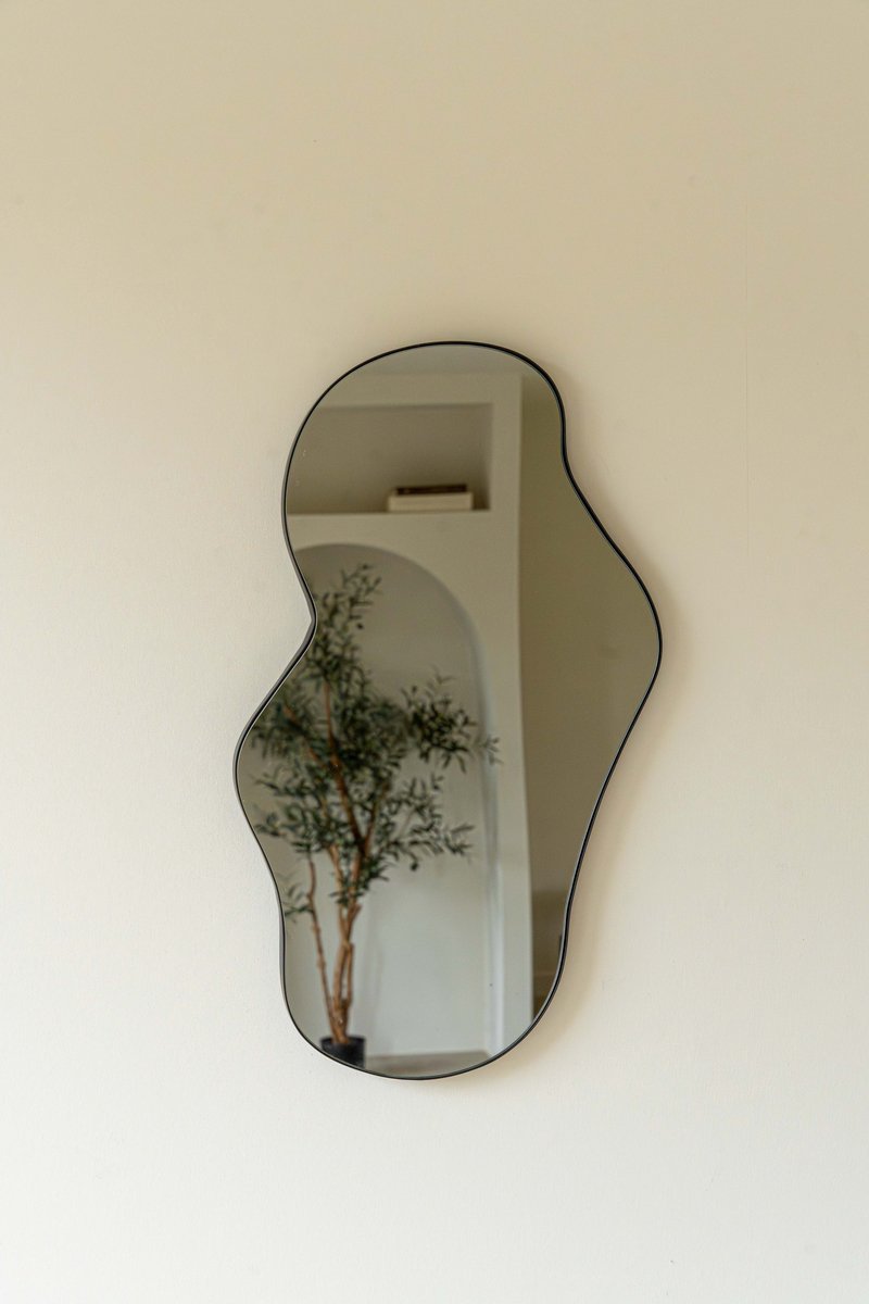 Indore Home Spiegel Troas - organische vorm - asymmetrisch - wandspiegel - 60cm - zwart