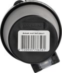 Onderkant van een zwarte auto asbak met etiket "Asbak met led zwart" en barcode.