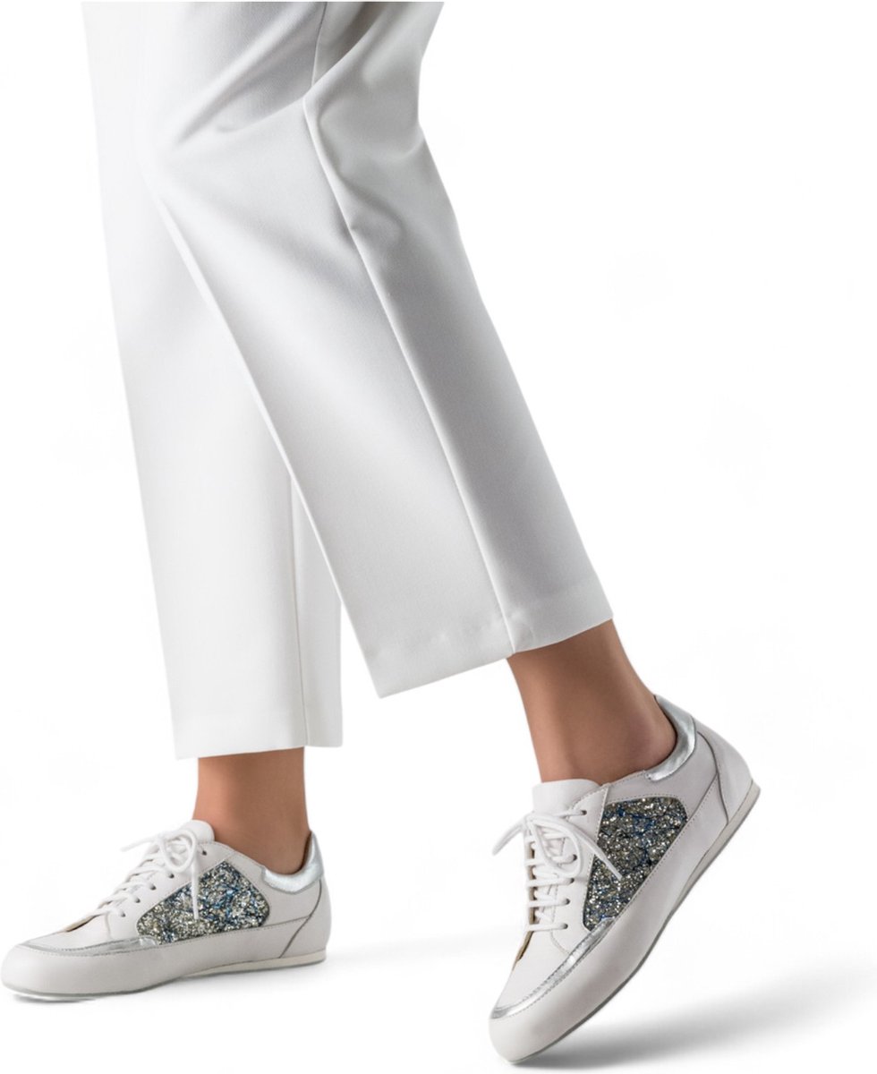 Werner Kern Carol witte dames danssneakers met glitter elementen - Zacht en flexibel - Suede buitenzool - Uitneembaar voetbed - Werner Kern - Zilver/Wit - 35.5