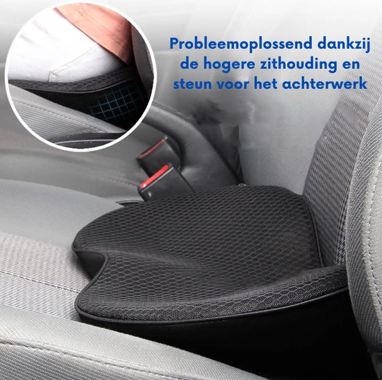 Zwart lendensteunkussen geplaatst in een autostoel, met een close-up van de textuur.