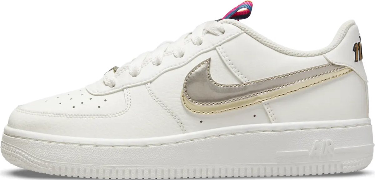 Nike Nike Air Force 1 LV8 Double Swoosh Blanc Sneakers Unisex Zie Foto’s