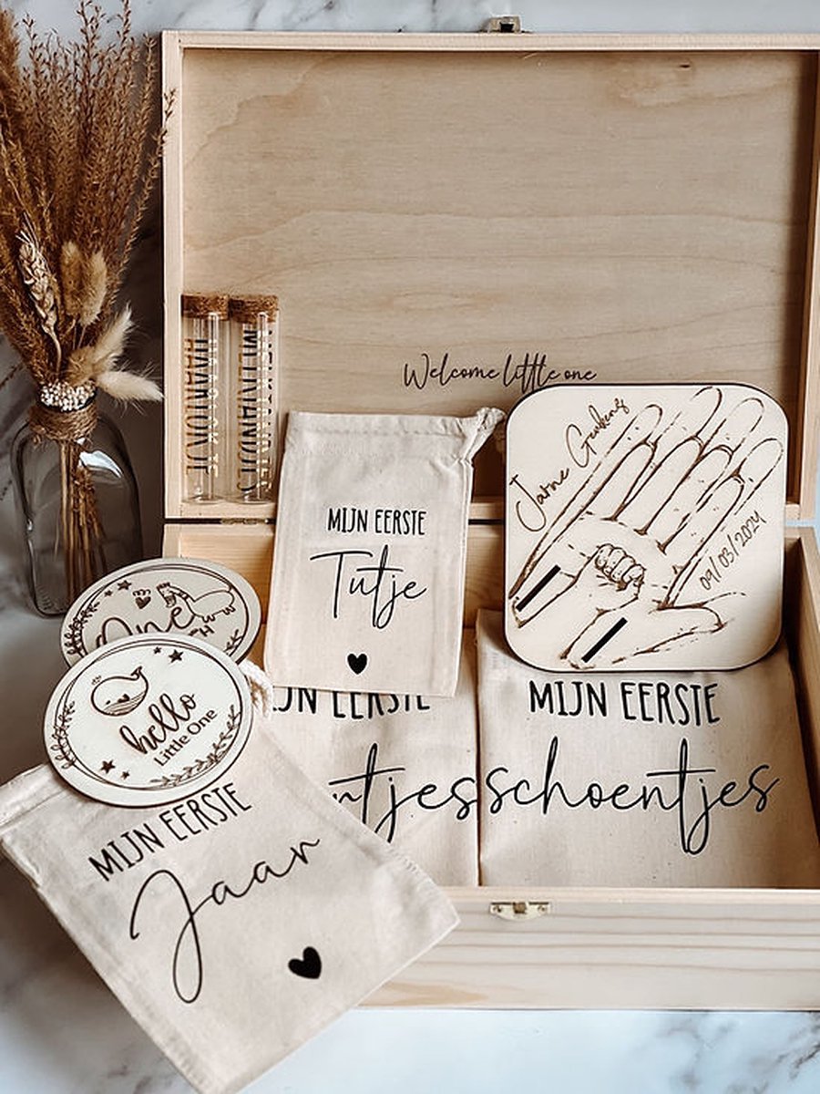 Goedkoopste Herinneringenbox - Deluxe gevuld - Houten kist - Milestone kaarten - Eerste herinneringen zakjes - Kraamcadeau - Gepersonaliseerd