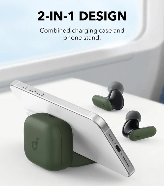 Groene oplaadcase fungeert als telefoonstandaard voor een smartphone, met twee groene oordopjes ernaast. "2-IN-1 DESIGN"