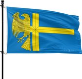 Blauwe vlag met een gele adelaar links en een geel kruis rechts, wapperend aan een vlaggenmast.