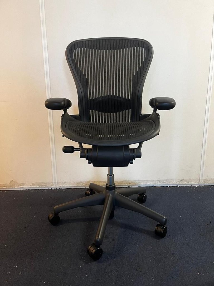 Herman Miller Aeron maat B Antraciet