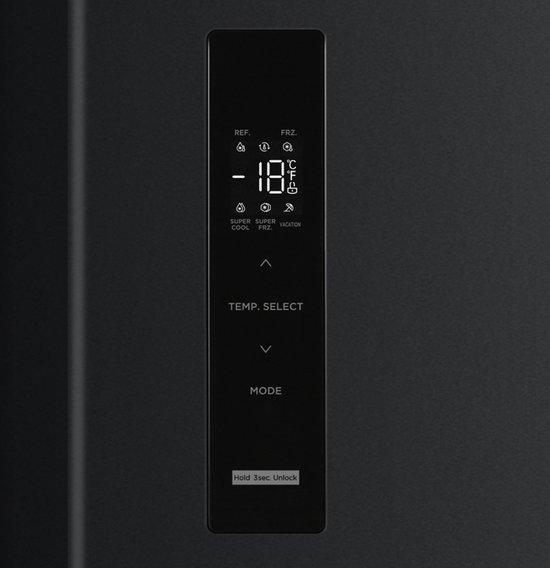 Detail van het zwarte digitale led-display op de koelkastdeur met temperatuurinstellingen.