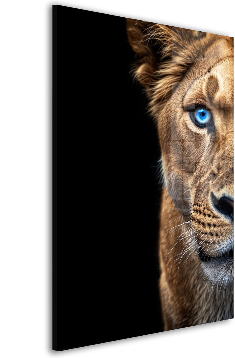 ArtsyWalls Glasschilderij De Leeuwin met blauwe ogen – 90 x 60 cm - Dieren - Acrylaat - Inclusief wandbevestiging - Foto op plexiglas - Wanddecoratie woonkamer - Slaapkamer – Leeuwen – Wallpaper – Portret Zwart;Oranje;Bruin;Goud;Blauw;Wit