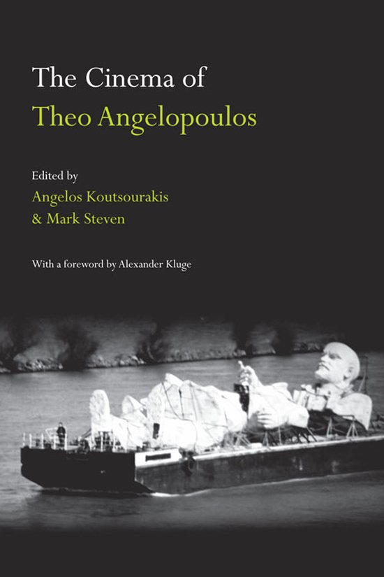 Boekomslag 'The Cinema of Theo Angelopoulos', met een foto van een reusachtig beeld op een ponton.