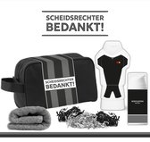 Geschenkset "Scheidsrechter bedankt!" - 450 gram | Toilettas Cadeau - Showergel Sport - Voetbal Cadeautje Scheidsrechters - Douchegel Gift Set - Bedankje Week van de Scheids - Scheidsbedankt - Toernooi - Rode Gele kaart - Giftset Shirt - Zwart