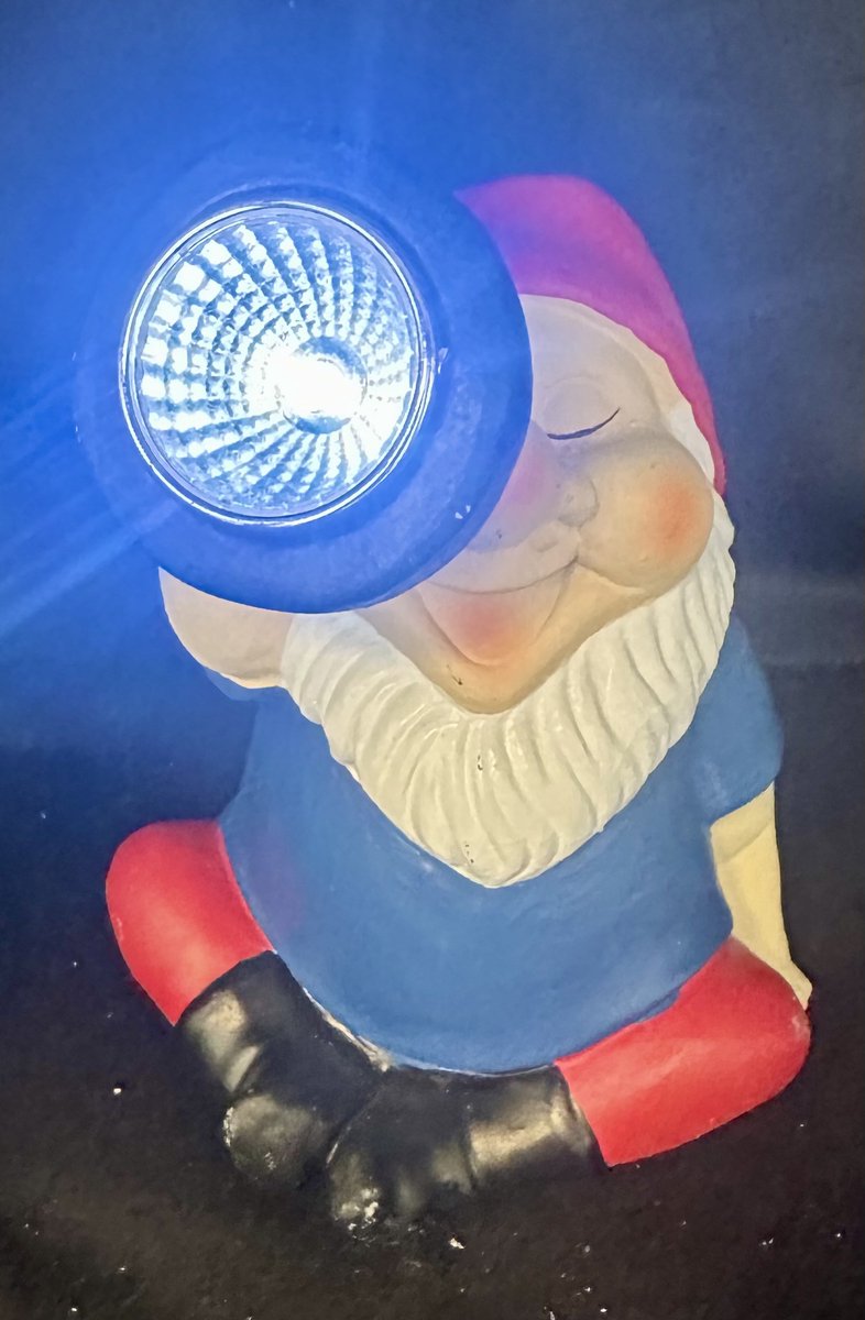 Impuls Polyresin solarlamp Kabouter met telescoop meerkleurig met 1 LED staand model hoogte 16 x 12 x 11 cm Tuindecoratie Tuinverlichting