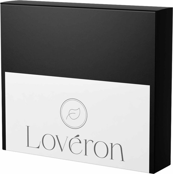 Zwarte verpakking met het Lovéron logo op een wit label.