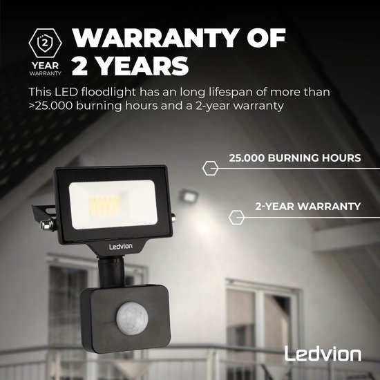 Projecteur LED noir avec détecteur de mouvement. 25 000 heures de fonctionnement et 2 ans de garantie.