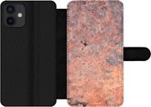 Bookcase Geschikt voor iPhone 12 Mini telefoonhoesje - Metaal - Roest print - Corrosie - Met vakjes - Wallet case met magneetsluiting