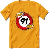 91 Jaar Hoera Verkeersbord T-Shirt | Grappig Verjaardag Cadeau | Dames - Heren | - Geel - M